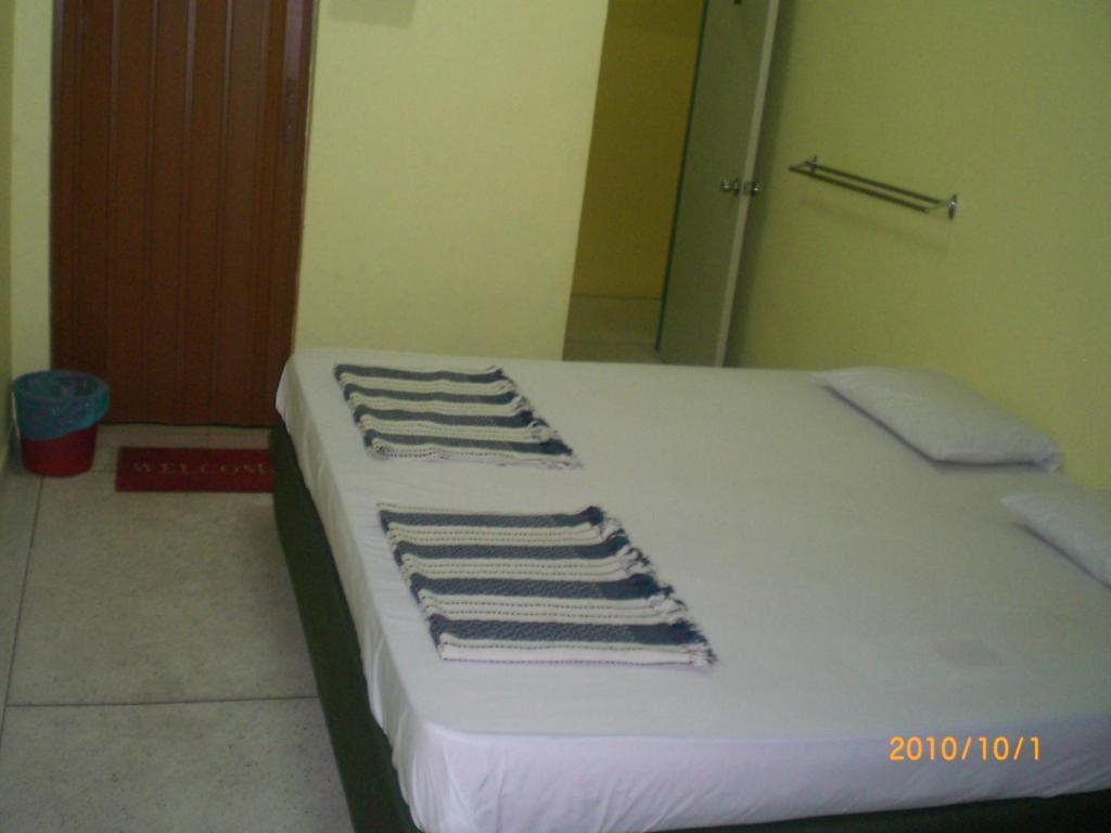 Yellow Mansion Hotel Malacca Exterior photo